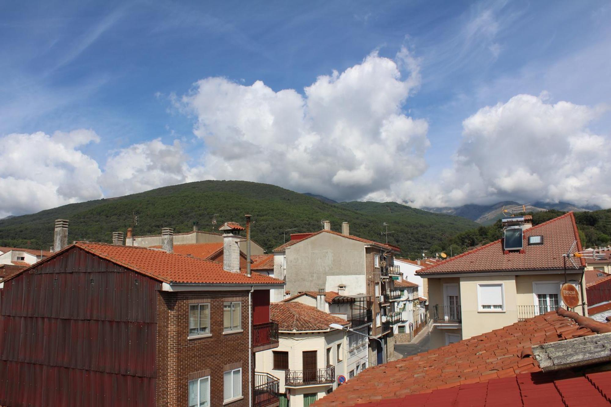 Atico Aires De Gredos Apartment Candeleda Exterior photo